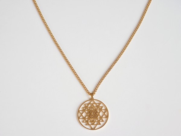 collier sri yantra doré acier inoxydable